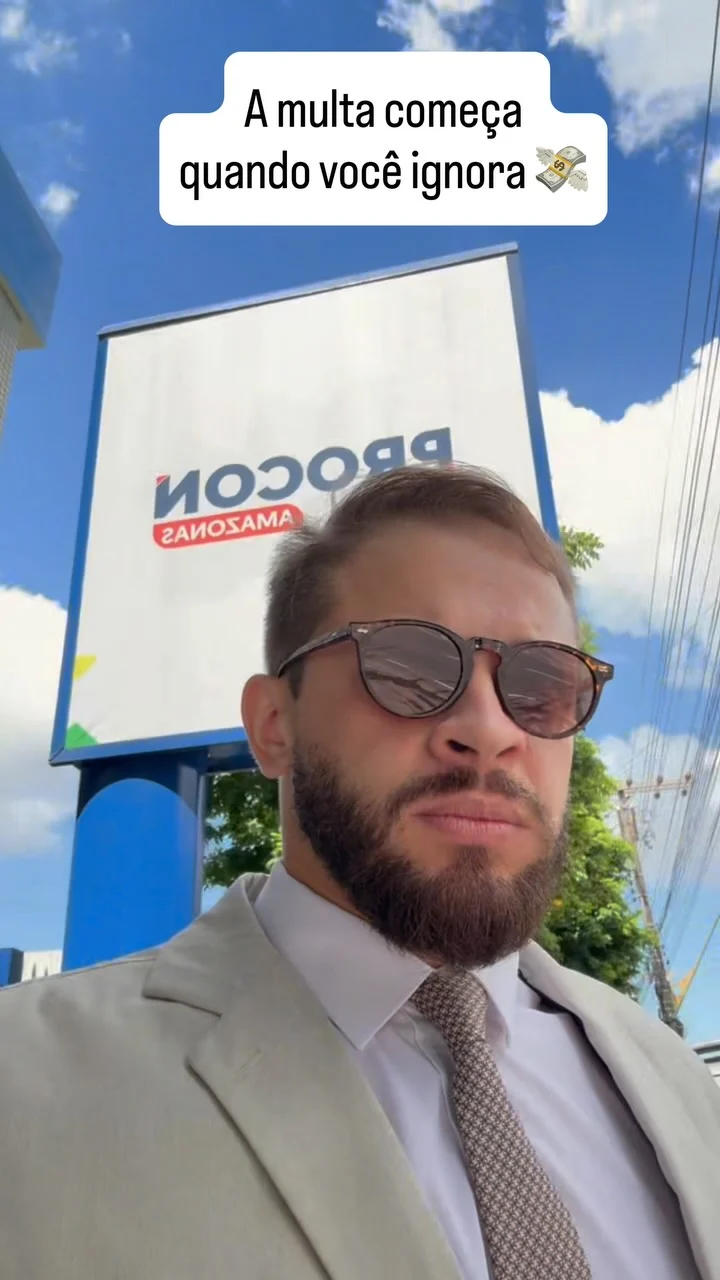 Dr. Michel Florêncio em frente ao Procon Amazonas