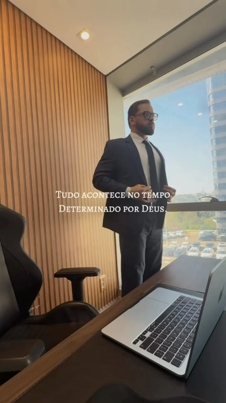 Dr. Michel Florêncio no escritório